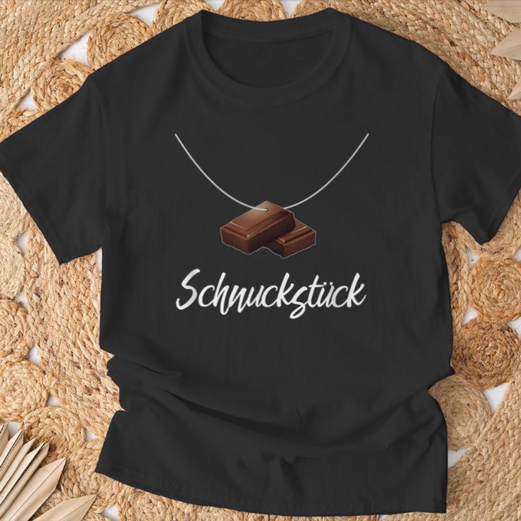 Schnuckstück With Chocolate Naschen Als Necklace T-Shirt Geschenke für alte Männer