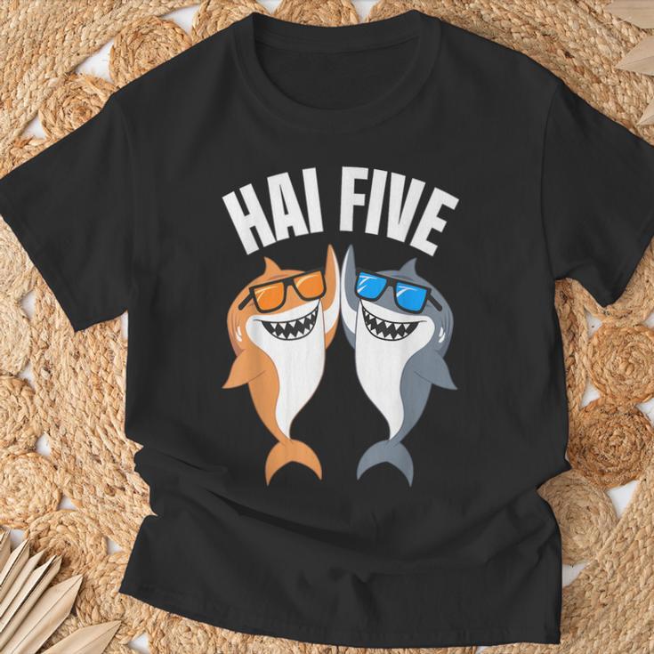 Shark Five Sharks T-Shirt Geschenke für alte Männer