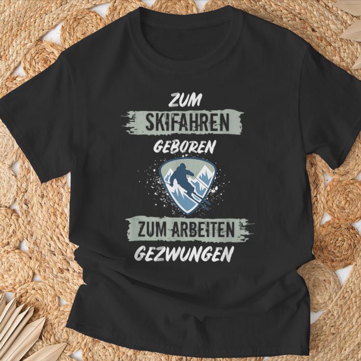 Ski For Skiing Born To Work Forced Skiers T-Shirt Geschenke für alte Männer