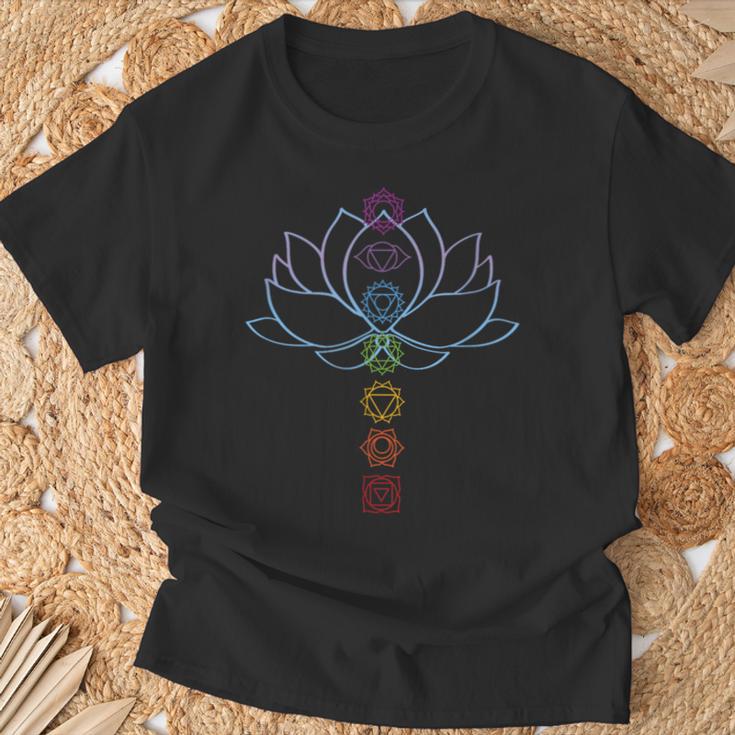 Spiritual Zen Lotus Flower Chakras Aligned Yoga T-Shirt Geschenke für alte Männer