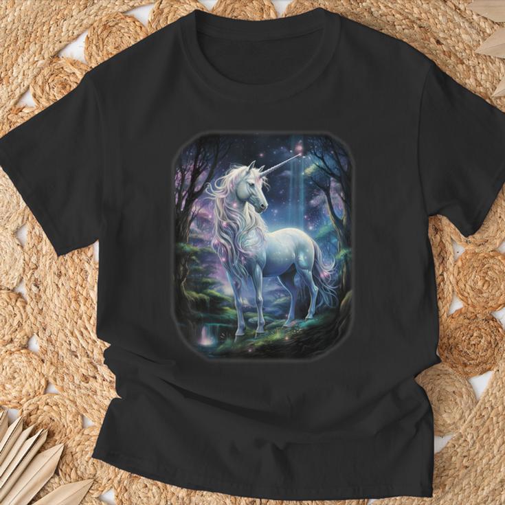 Unicorn Standing In The Forest Fantasy Nature Universe T-Shirt Geschenke für alte Männer