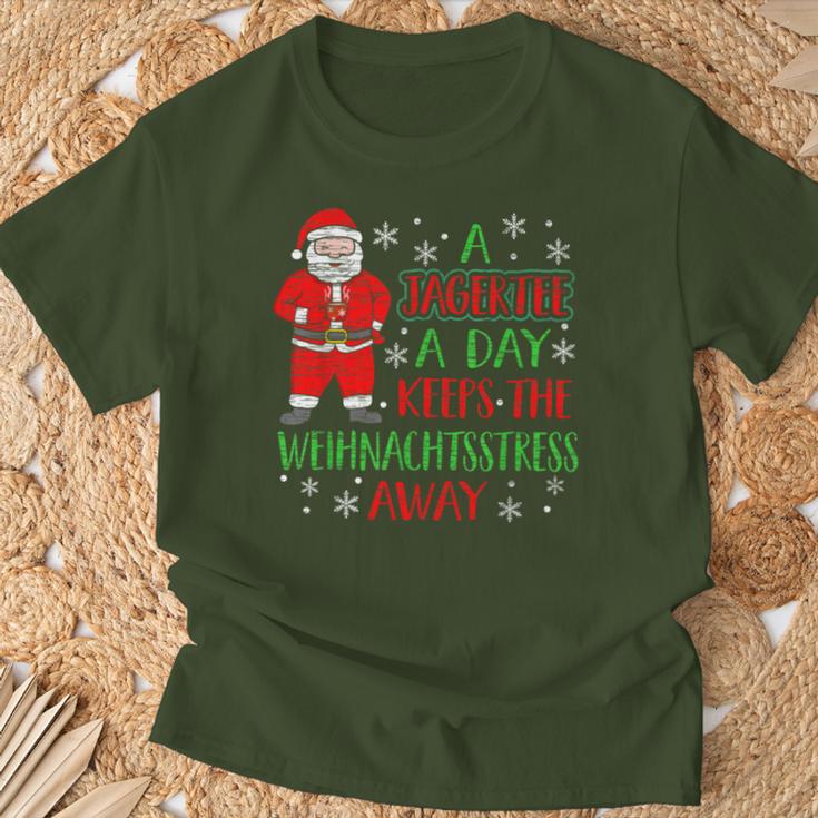 A Jager A Day Keeps Christmas Stress Away Austria T-Shirt Geschenke für alte Männer