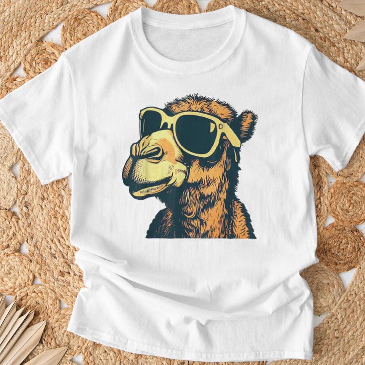 Camel With Sunglasses Gray T-Shirt Geschenke für alte Männer