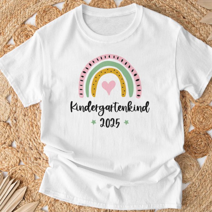 Children's Nursery 2025 Rainbow Nursery T-Shirt Geschenke für alte Männer