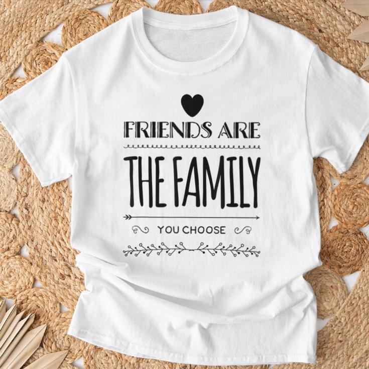 Friends Are The Family You Choose Amazing Heart Gray T-Shirt Geschenke für alte Männer