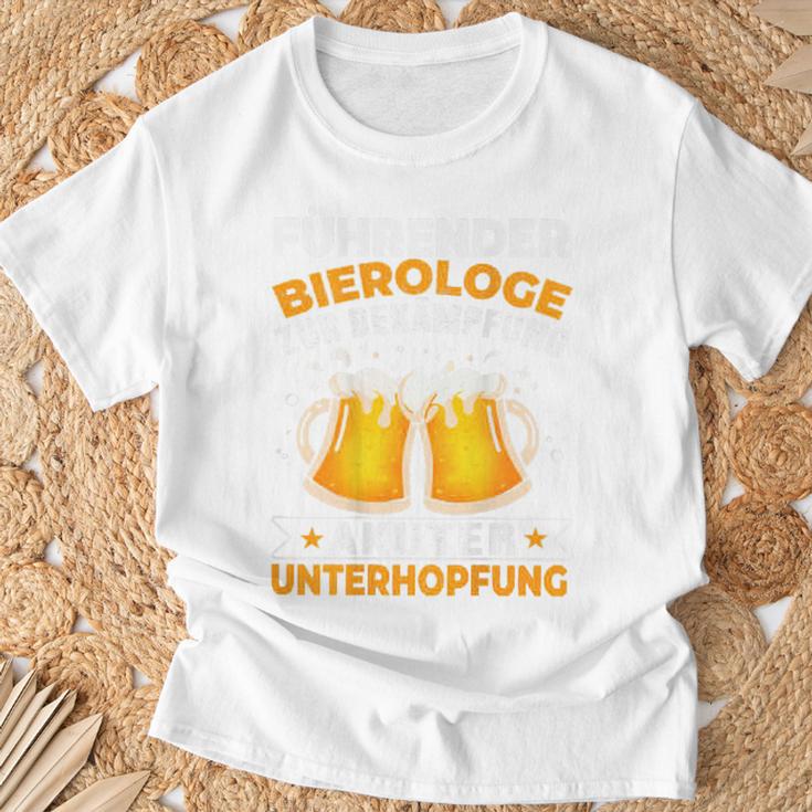 Leader Bierologist For Fighting Acute Underhoping T-Shirt Geschenke für alte Männer