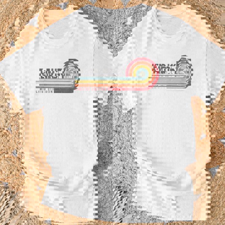 I Love Kendrick Personalizado Retro Sunset Primer Nombre Camiseta unisex Regalos para ancianos