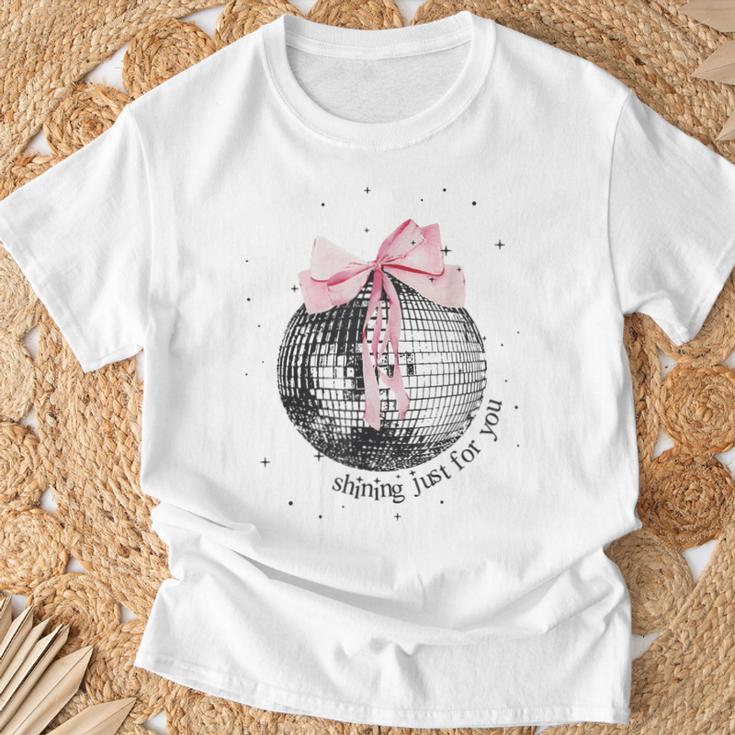 Shining Just For You Ribbon Disco Ball T-Shirt Geschenke für alte Männer