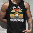 Chick Pew Pew Madafakas intage Crazy Chick S Tank Top Geschenke für Ihn