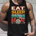 Eat Sleep Football Repeat Divertido Jugador Retro Amante Del Fútbol Camiseta sin mangas Regalos para él
