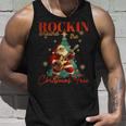 Rocking Around The Christmas Tree Santa Rock And Roll Guitar Tank Top Geschenke für Ihn