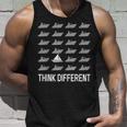 Think Different Sailing Boat Sailing Captain Skipper Tank Top Geschenke für Ihn