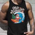 Vintage Cute Mele Kalikimaka Christmas Santa Surfing Costume Tank Top Geschenke für Ihn