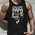 Zwillingspapa 2025 Loading Werdender Papa Announcement Tank Top Geschenke für Ihn