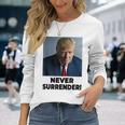 Nunca Entregues Las Elecciones Presidenciales De Trump 2024 Camiseta de manga larga Regalos para ella