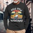 Chick Pew Pew Madafakas intage Crazy Chick S Langarmshirts Geschenke für alte Männer