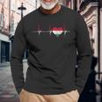 Hungary Heart Ungare Heartbeat Ecg Pulse Hungarian Hungary S Langarmshirts Geschenke für alte Männer