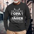 Ich Bin Opa Und Jäger Mich Hockiert Nichts Mehr Hagd I' Langarmshirts Geschenke für alte Männer