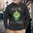 Kiss Me I'm A Princess Frog Langarmshirts Geschenke für alte Männer