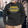 La Course À Pied Résout La Plupart De Mes Problèmes De Natation Et Résout Le Reste T-shirt à manches longues Cadeaux pour les vieillards