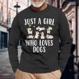 Solo Una Chica Que Ama A Los Perros Con Divertidos Perros Lindos Camiseta de manga larga Regalos para ancianos