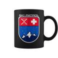 Snow Ski Patrol Skies Poles Cross Mountain Range Taza de café