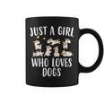 Solo Una Chica Que Ama A Los Perros Con Divertidos Perros Lindos Taza de café
