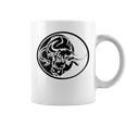 Silueta De Toro Negro En Estilo De Tatuaje Tribal Taza de café