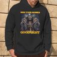 Kiss Your Homies Goodnight Cringe Hard Skeleton Meme Kapuzenpullover Lebensstil