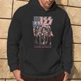 Kiss Kick Em In The Th Kapuzenpullover Lebensstil