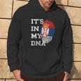 With Serbian Flag Es Ist In My Dna Serbe Genetic Kapuzenpullover Lebensstil