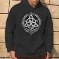 Triskele Triskel Triquetra Celtic Protective Rune Kapuzenpullover Lebensstil