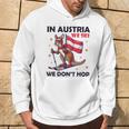 In Austria We Ski We Don't Hop Kangaroo Austria Kapuzenpullover Lebensstil