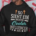 Social Media So Sieht Ein Richtig Cool Influencer Aus Kapuzenpullover Lustige Geschenke