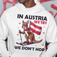 In Austria We Ski We Don't Hop Kangaroo Austria Kapuzenpullover Lustige Geschenke