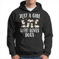 Solo Una Chica Que Ama A Los Perros Con Divertidos Perros Lindos Sudadera