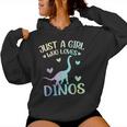 Just A Girl Who Loves Dinos La Chica De Los Dinosaurios Sudadera con capucha para mujer
