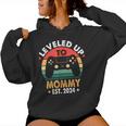 Leveled Up To Mommy 2024 Promoved To Momintage Gamer Sudadera con capucha para mujer