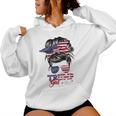 Trump Girl No Apologies Messy Bun Trump 2024 Bandera Estadounidense Sudadera con capucha para mujer
