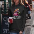 Women's And Up Goes The Luzie Flamingo Party Dancing Slogan With-Neck Kapuzenpullover für Damen Lustige Geschenke