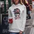 Trump Girl No Apologies Messy Bun Trump 2024 Bandera Estadounidense Sudadera con capucha para mujer Regalos divertidos