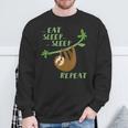 Divertida Con Texto Eat Sleep Repeat Camisa de entrenamiento Regalos para ancianos