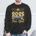 Happy New Year 2025 Loading Fireworks Champagne Lover Sweatshirt Geschenke für alte Männer