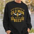 Vintage Never Underestimate An Old Man Beekeeper Sweatshirt Gifts for Him