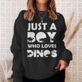 Boy Who Loves Dinos Letras Divertidas Con Diseño De Dinosaur Camisa de entrenamiento Regalos para ella