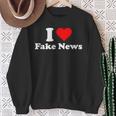 I Love Fake News Sweatshirt Geschenke für alte Frauen