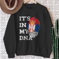 With Serbian Flag Es Ist In My Dna Serbe Genetic Sweatshirt Geschenke für alte Frauen