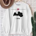 Lettische Flagge Mit Landkarte Und Name Des Landes Lettland Sweatshirt Geschenke für alte Frauen