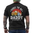 Soon To Be Daddy 2025 Retro Pregnancy Announcement Dad T-Shirt mit Rückendruck