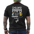 Zwillingspapa 2025 Loading Werdender Papa Announcement T-Shirt mit Rückendruck